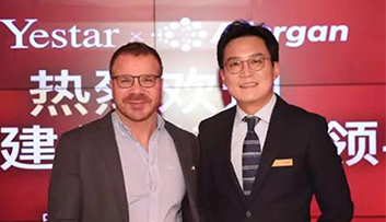 巴西雙面嬌娃藝星隆胸，驚嘆中國復合隆胸技術